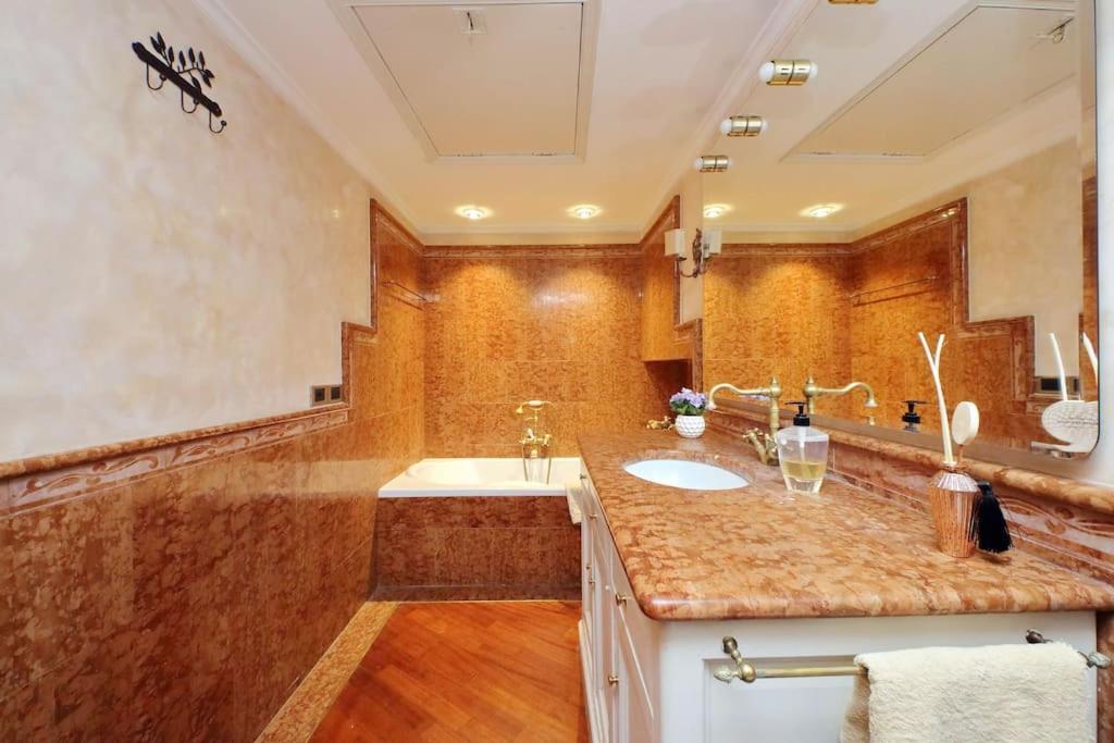 3V Luxury Apartment By Hili Рим Экстерьер фото